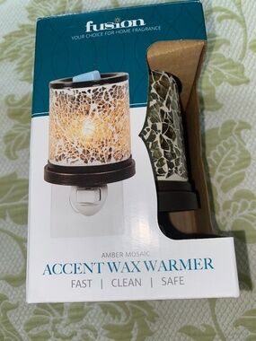 Wax Warmer by Fusion NEW Swivel plug.